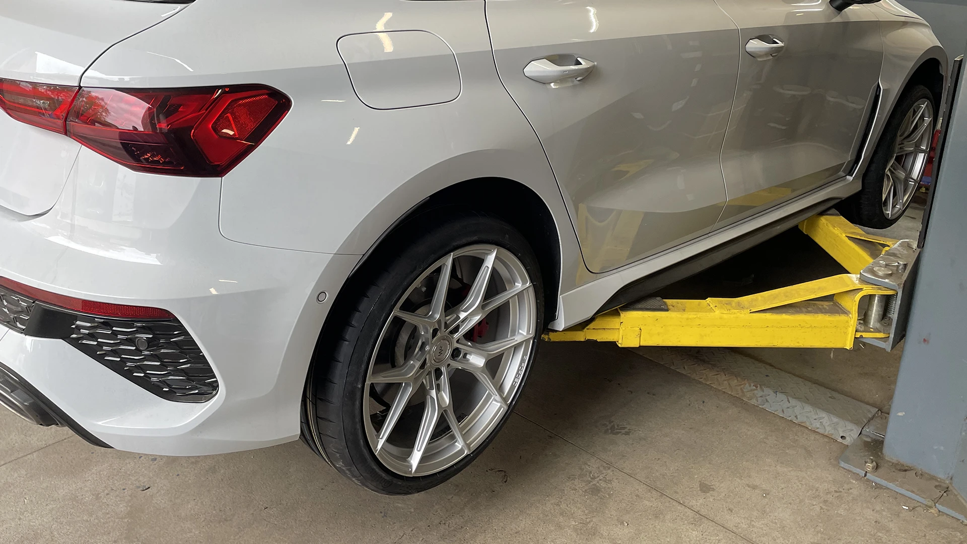 Pneuservis fotografie do slideru homepage