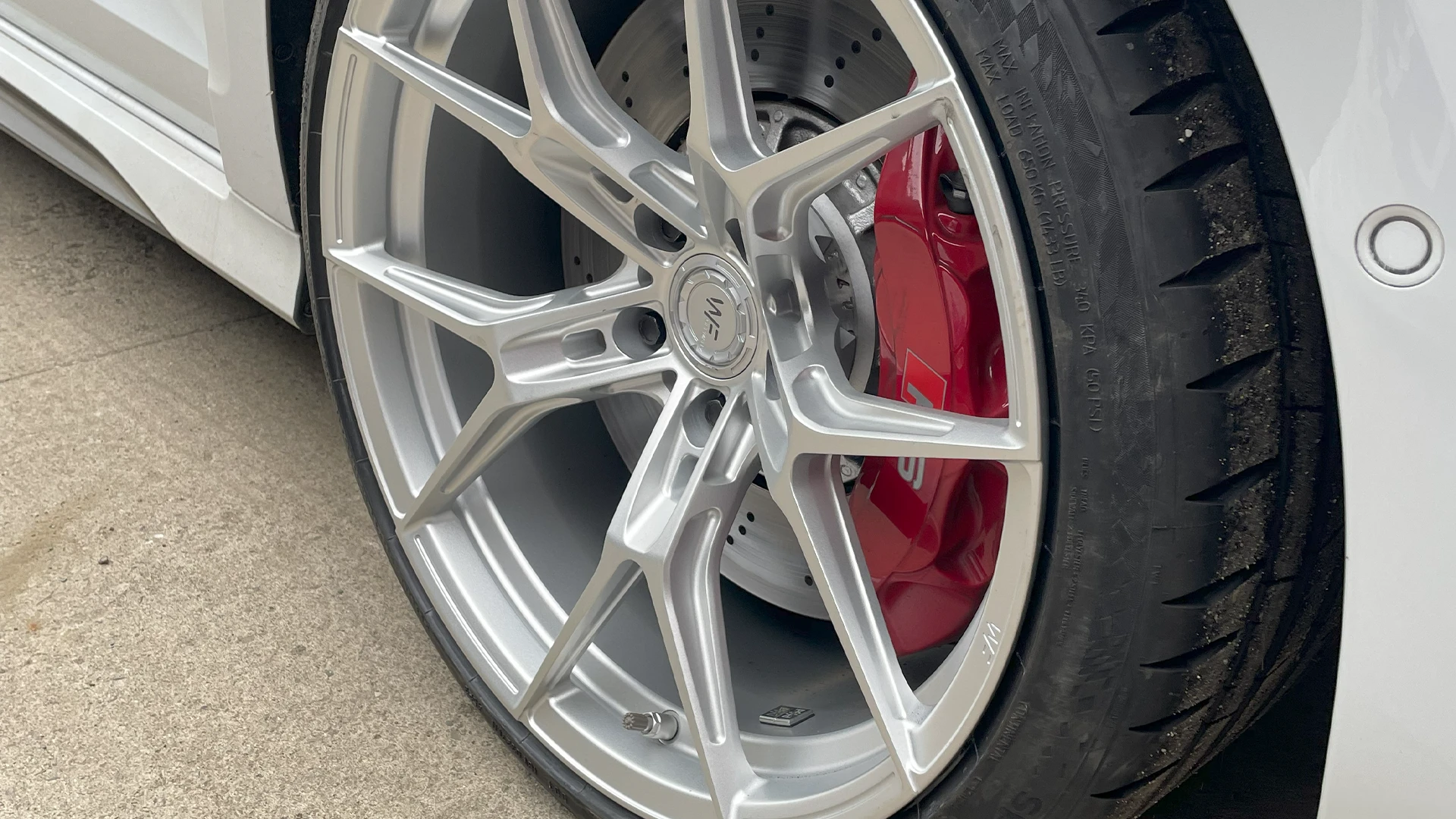 Pneuservis fotografie do slideru homepage