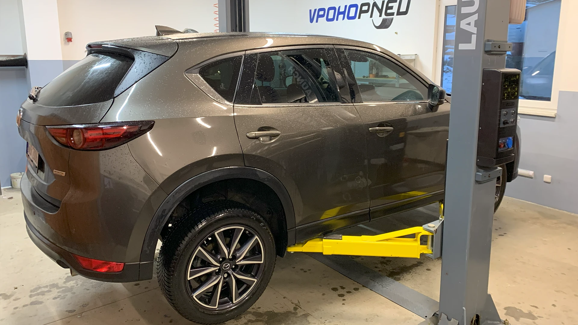 Pneuservis fotografie do slideru homepage