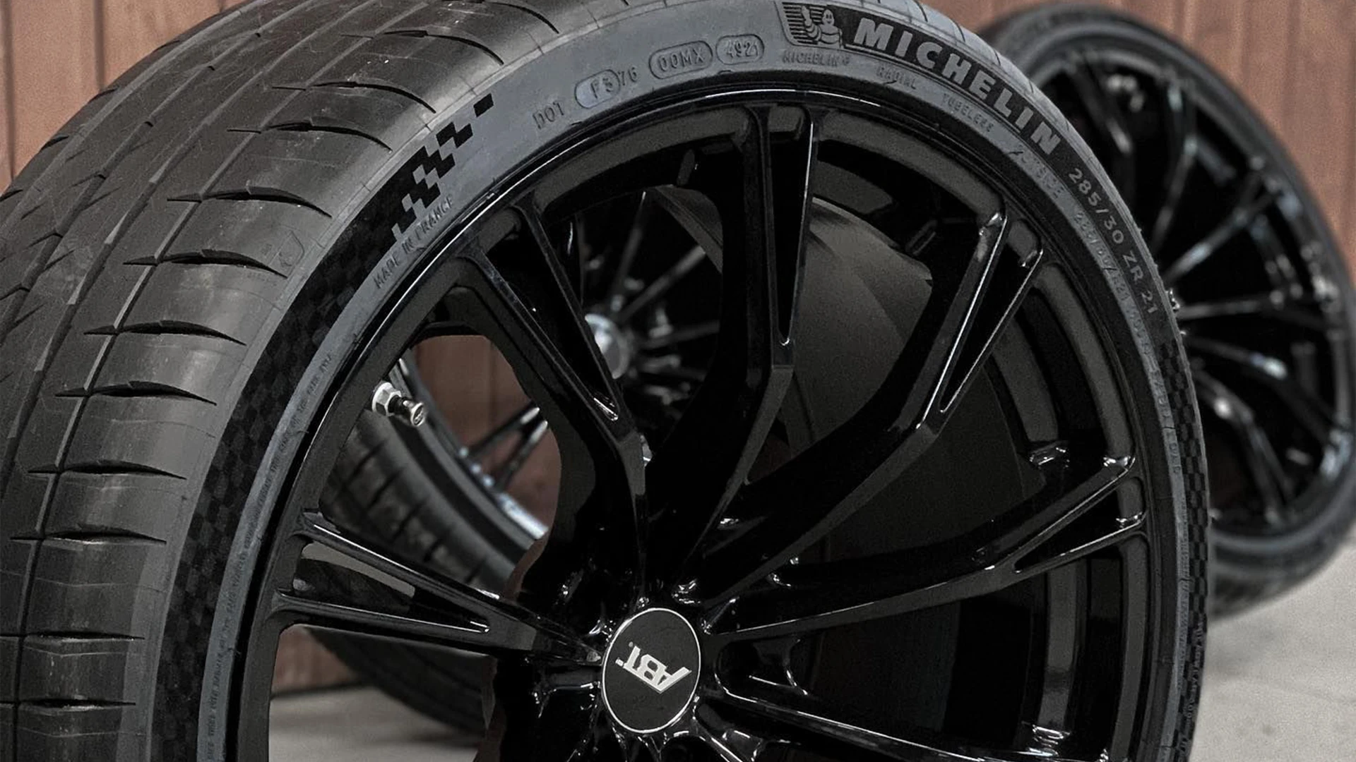 Pneuservis fotografie do slideru homepage